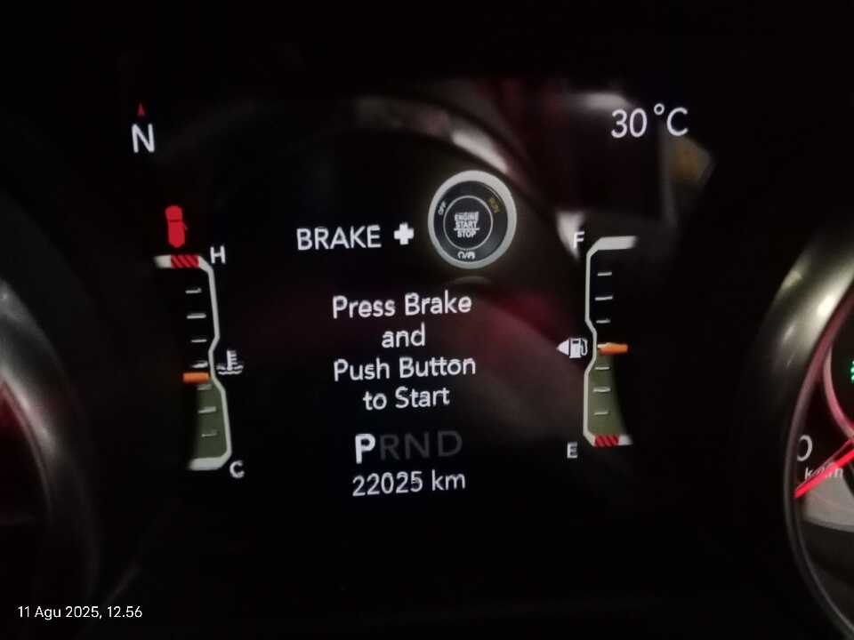 Foto Mobil Bekas Odometer Jeep Wrangler 2.0 Rubicon 4-Door tahun 2022