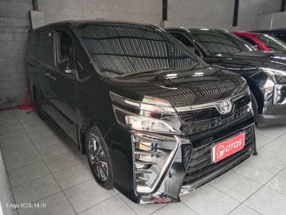 2019 Toyota Voxy 2.0 - Foto 1 dari 6