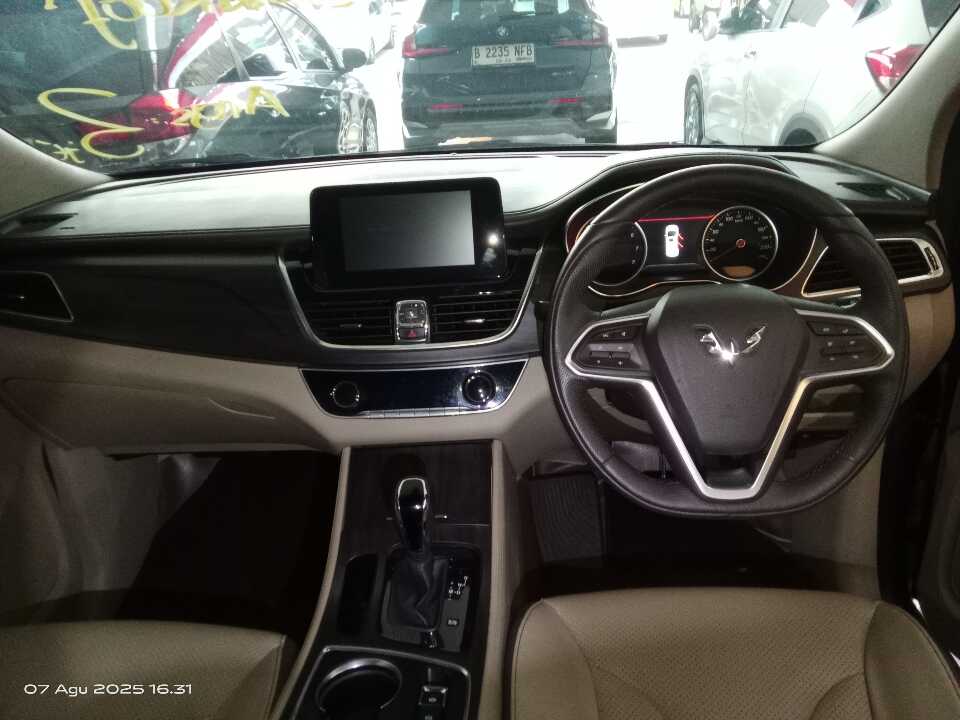 Foto Mobil Bekas Dashboard Wuling Cortez 1.8 L Lux AMT tahun 2018