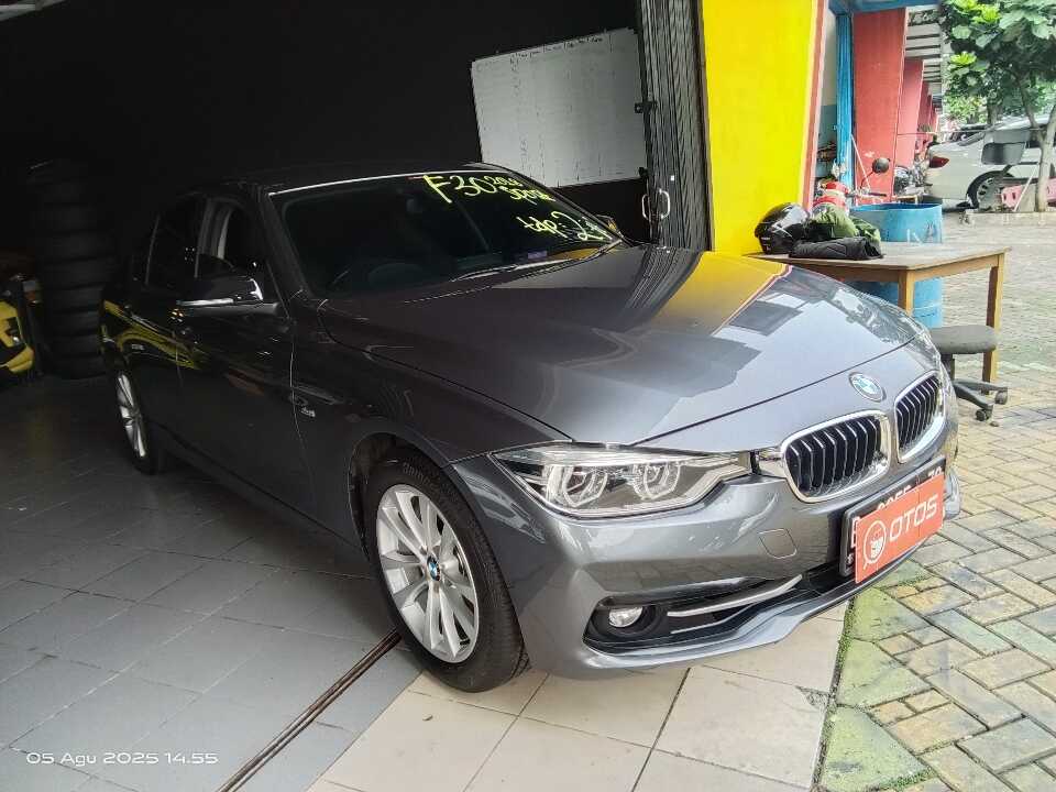 2018 BMW 320i 2.0 - Foto 1 dari 6