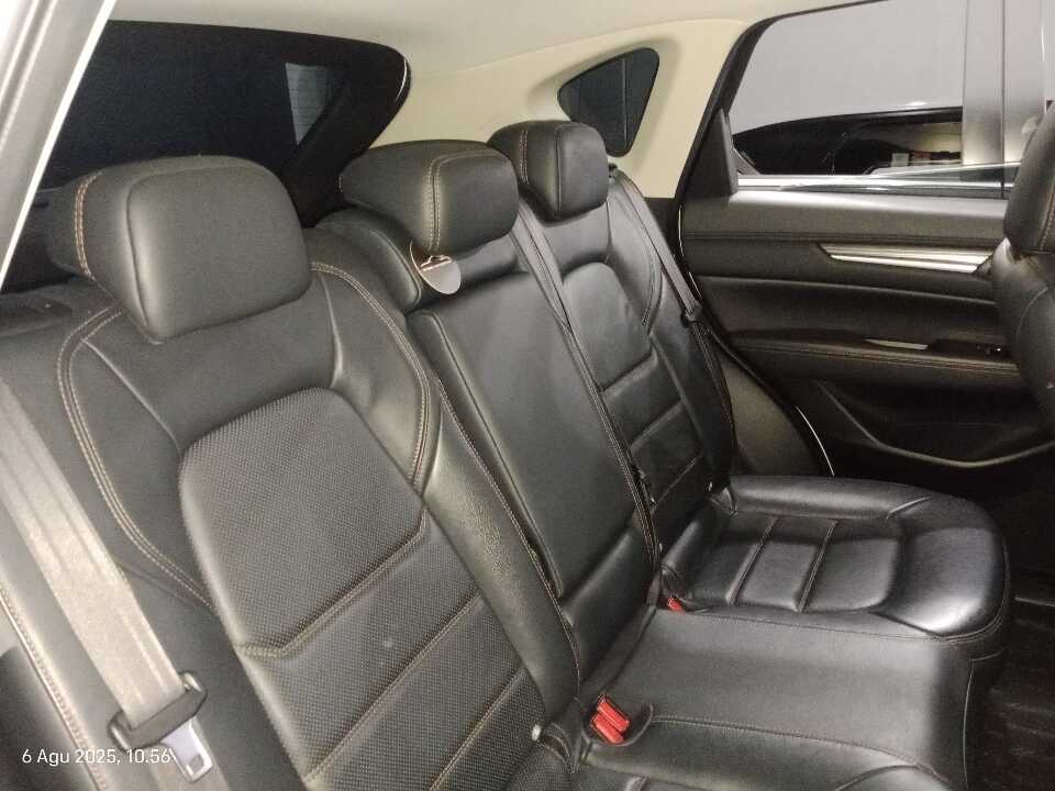 Foto Mobil Bekas Kabin Belakang Mazda CX-5 2.5 tahun 2020