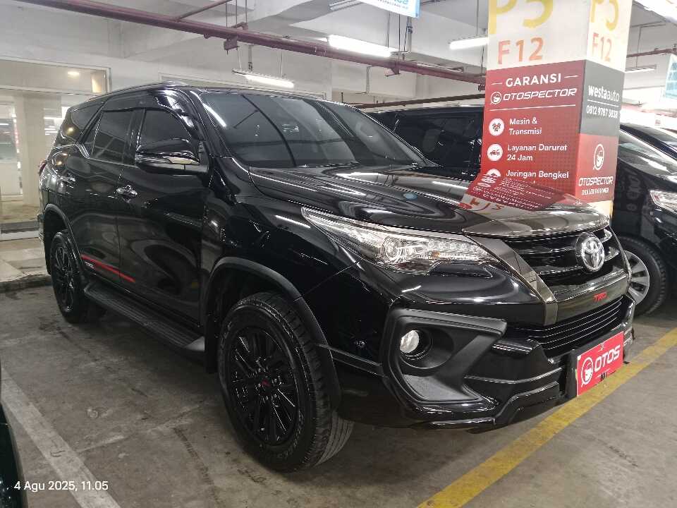 2020 Toyota Fortuner 2.4 4X2 VRZ - Foto 1 dari 6