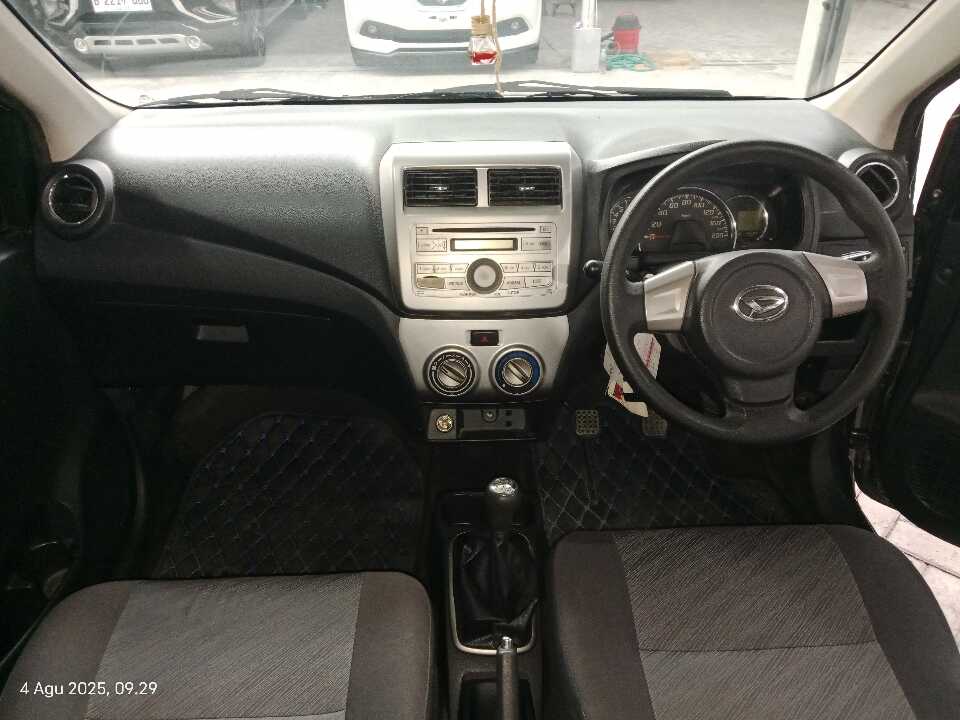 Foto Mobil Bekas Dashboard Daihatsu Ayla 1.0 X tahun 2013