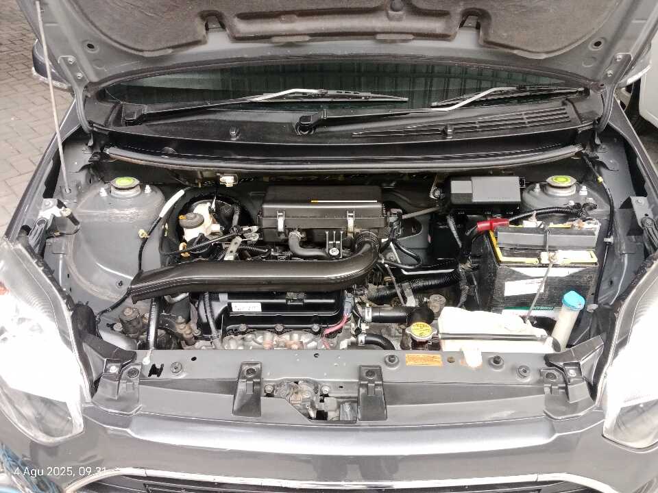 Foto Mobil Bekas Mesin Daihatsu Ayla 1.0 X tahun 2013