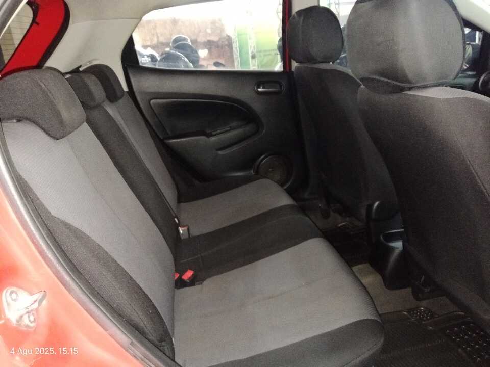 Foto Mobil Bekas Kabin Belakang Mazda 2 1.5 S tahun 2010