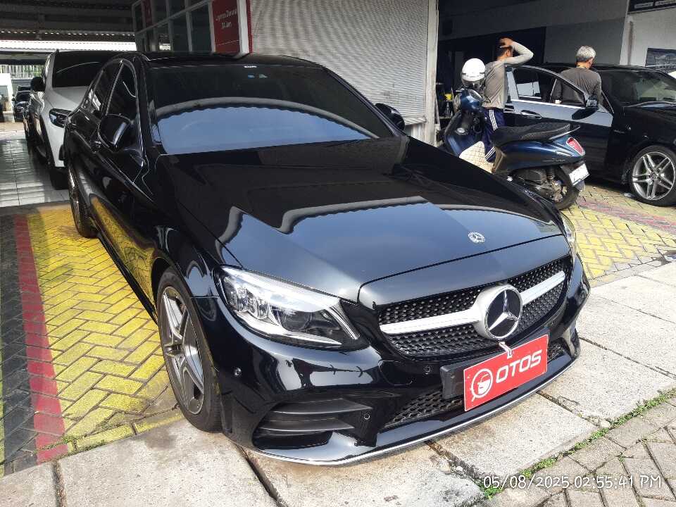2019 Mercedes-Benz C300 2.0 AMG - Foto 1 dari 6