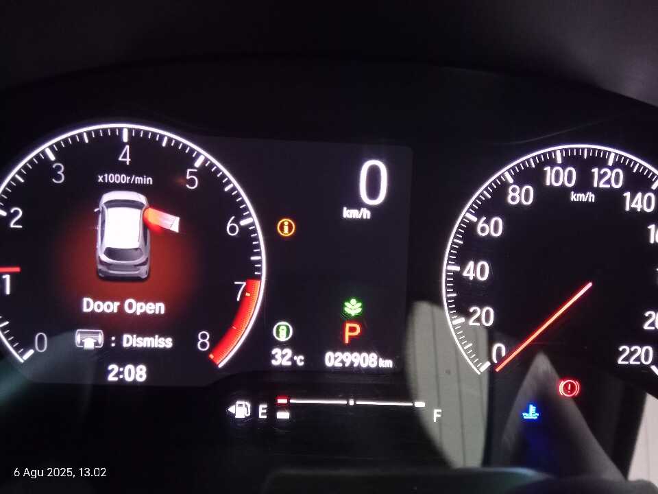 Foto Mobil Bekas Odometer Honda City 1.5 RS Hatchback tahun 2022