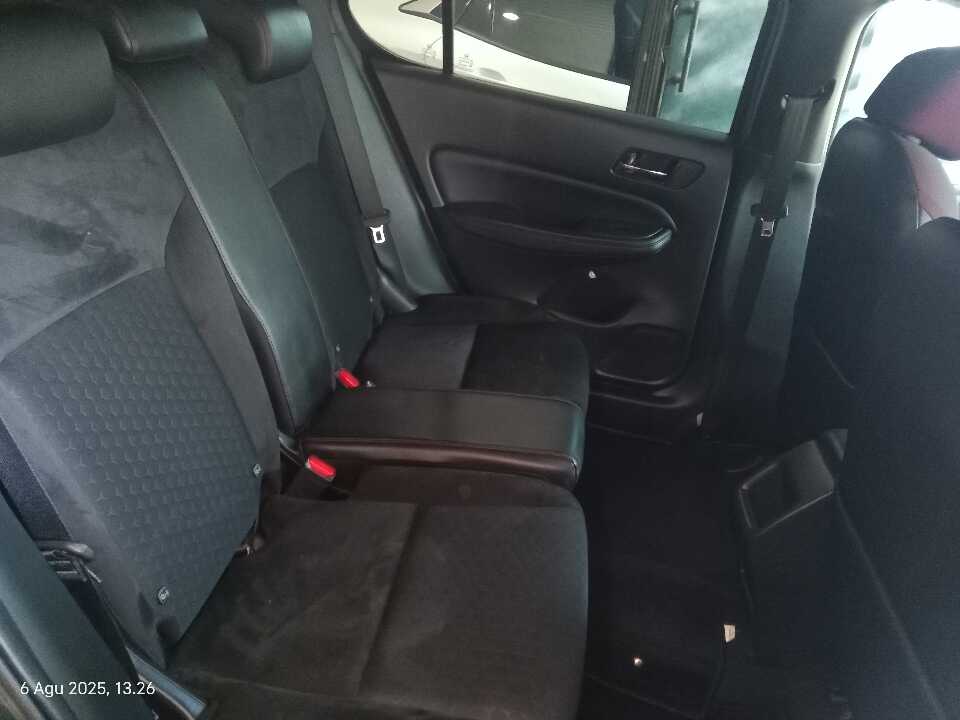 Foto Mobil Bekas Kabin Belakang Honda City 1.5 RS Hatchback tahun 2022