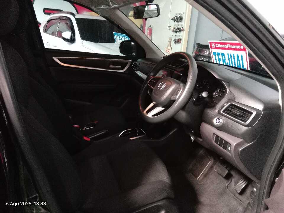 Foto Mobil Bekas Kabin Depan Honda BR-V 1.5 E tahun 2023