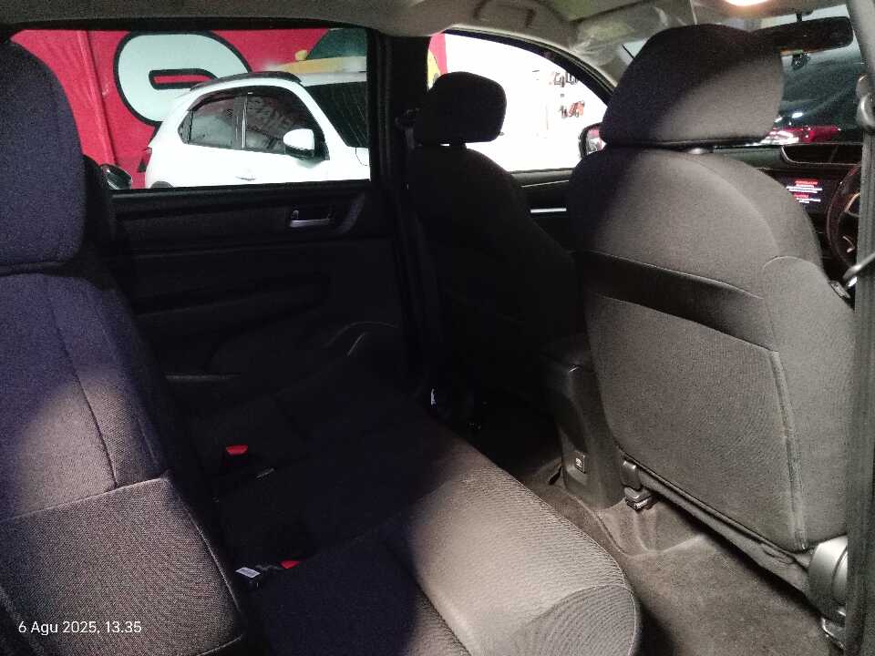 Foto Mobil Bekas Kabin Belakang Honda BR-V 1.5 E tahun 2023