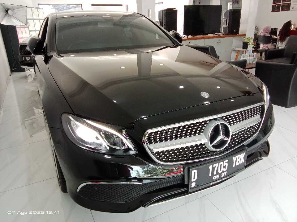 2017 Mercedes-Benz E250 2.0 - Foto 1 dari 6