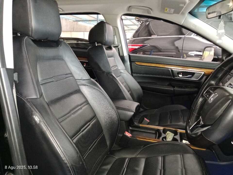 Foto Mobil Bekas Kabin Depan Honda CR-V 1.5 Turbo Prestige tahun 2017