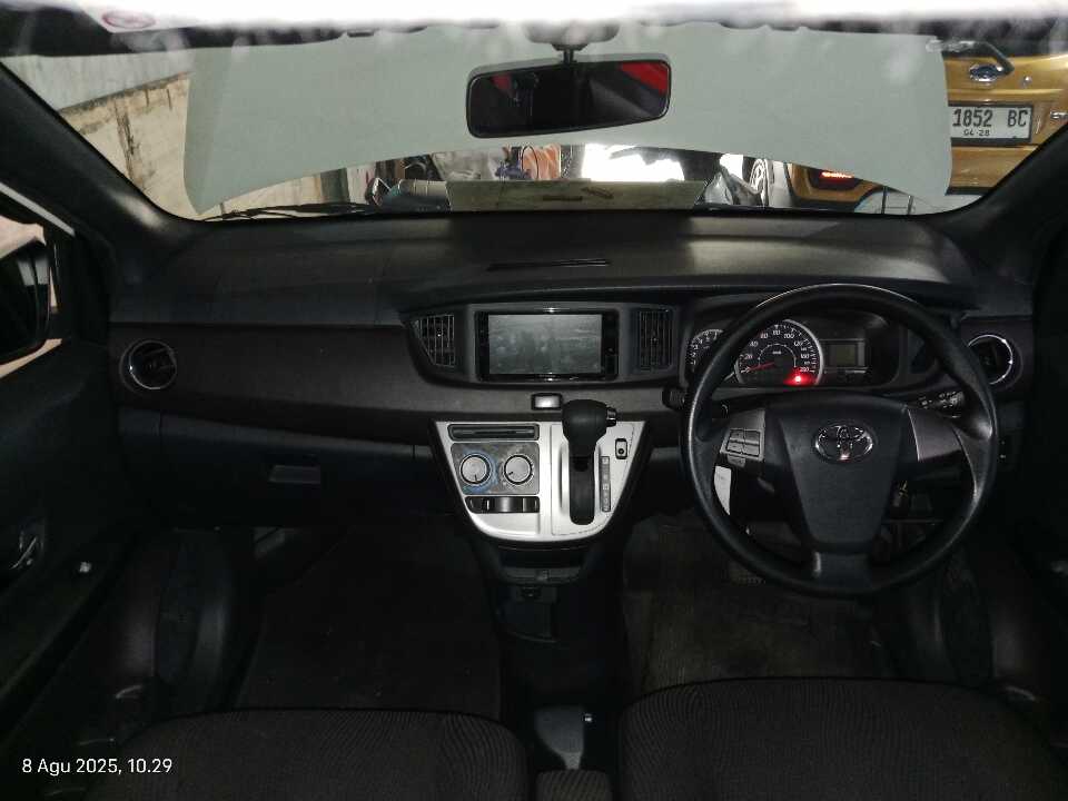 Foto Mobil Bekas Dashboard Toyota Calya 1.2 G tahun 2022