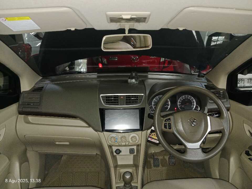 Foto Mobil Bekas Dashboard Suzuki Ertiga 1.4 Dreza tahun 2017