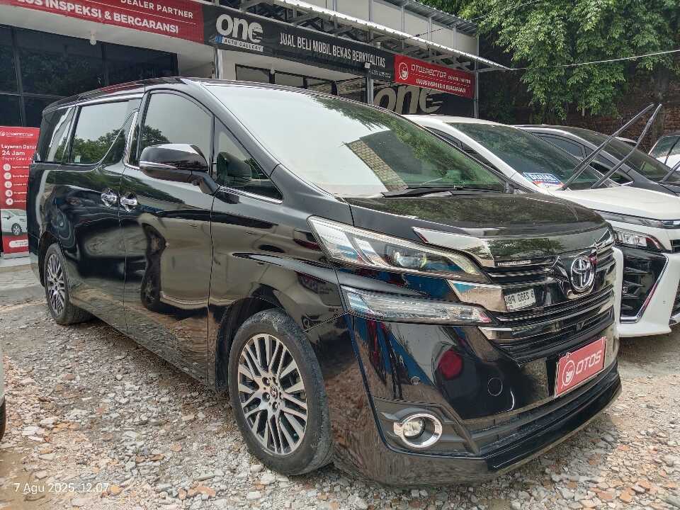 Foto Mobil Bekas Kanan Depan Toyota Vellfire 2.5 G tahun 2017