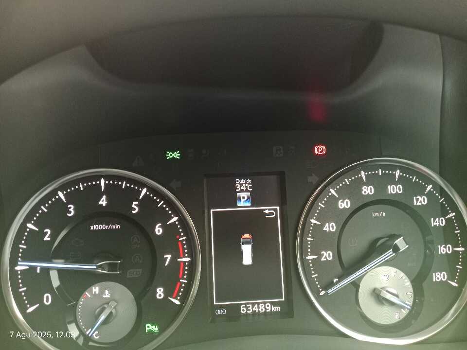 Foto Mobil Bekas Odometer Toyota Vellfire 2.5 G tahun 2017