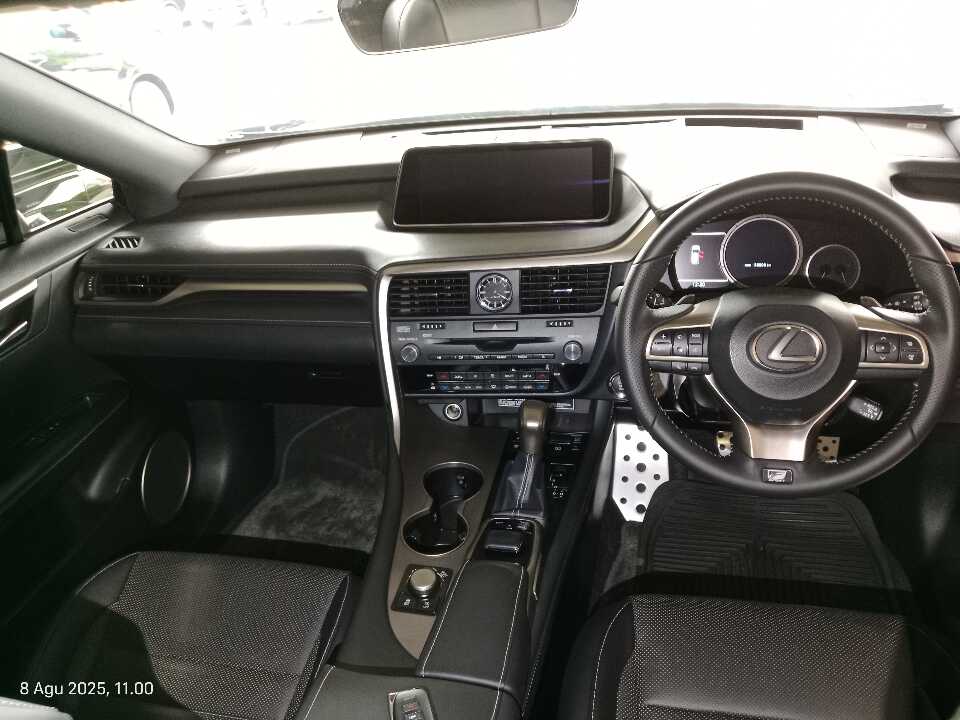 Foto Mobil Bekas Dashboard Lexus RX 300 2.0 F-Sport tahun 2018