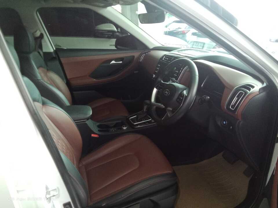 Foto Mobil Bekas Kabin Depan Hyundai Creta 1.5 Prime tahun 2022