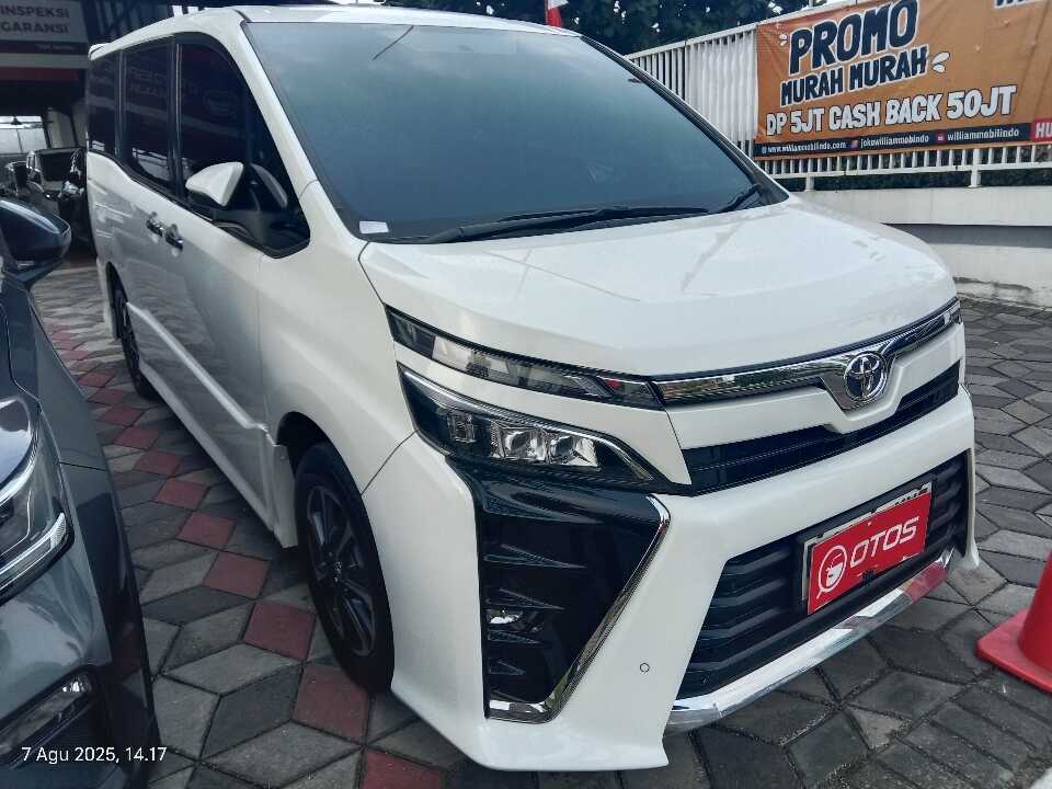 2018 Toyota Voxy 2.0 - Foto 1 dari 6