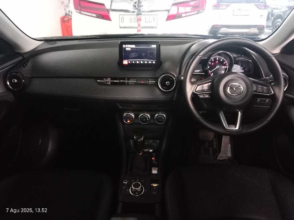 Foto Mobil Bekas Dashboard Mazda CX-3 1.5 Sport tahun 2021