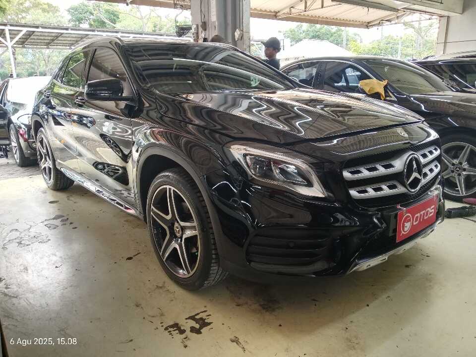 2018 Mercedes-Benz GLA200 1.6 - Foto 1 dari 6