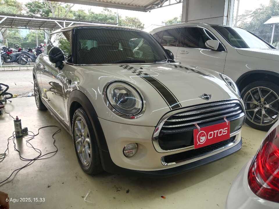 2015 MINI Cooper 1.5 - Foto 1 dari 6
