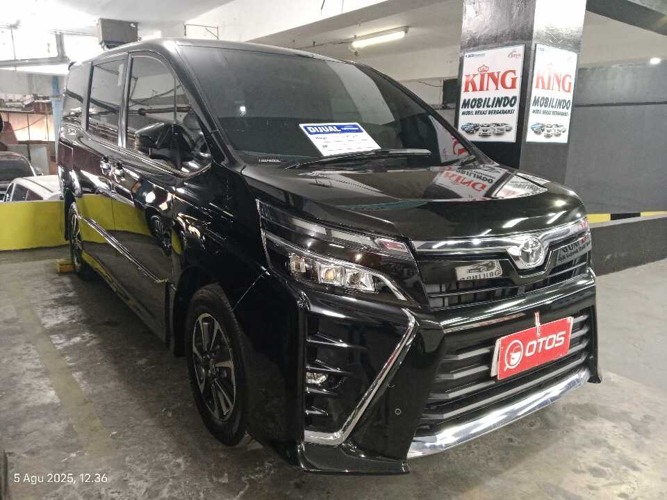 2019 Toyota Voxy 2.0 R80 - Foto 1 dari 6