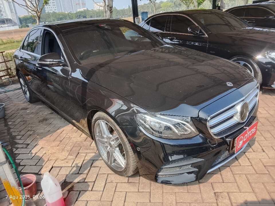 2017 Mercedes-Benz E300 2.0 - Foto 1 dari 6
