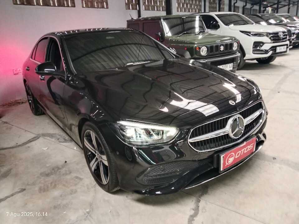 2022 Mercedes-Benz C200 1.5 - Foto 1 dari 6