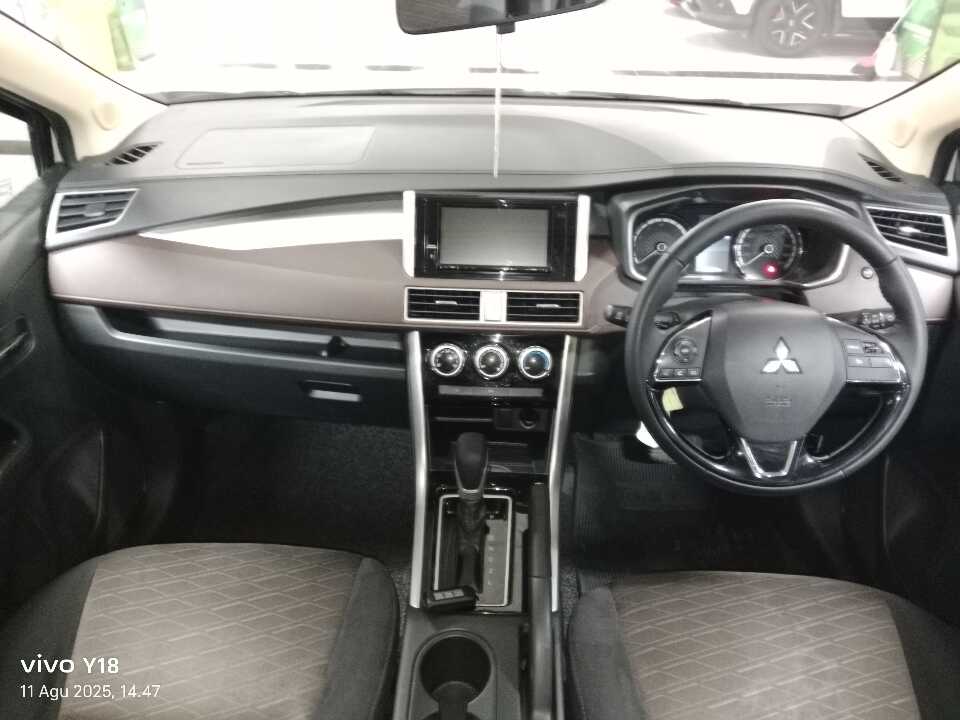 Foto Mobil Bekas Dashboard Mitsubishi Xpander 1.5 Cross tahun 2021