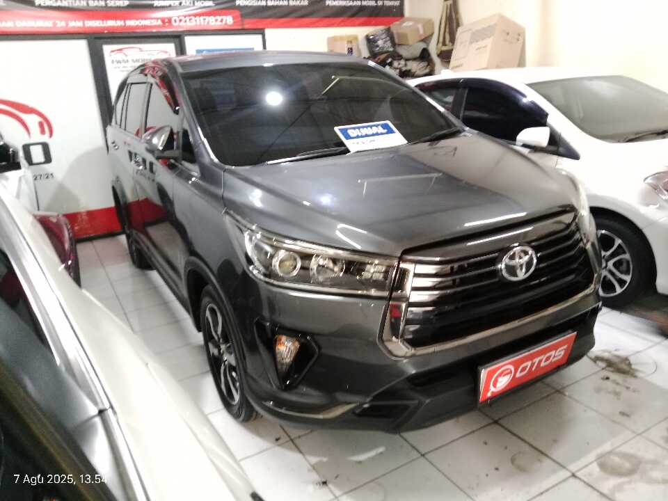 2020 Toyota Kijang Innova 2.4 Venturer - Foto 1 dari 6