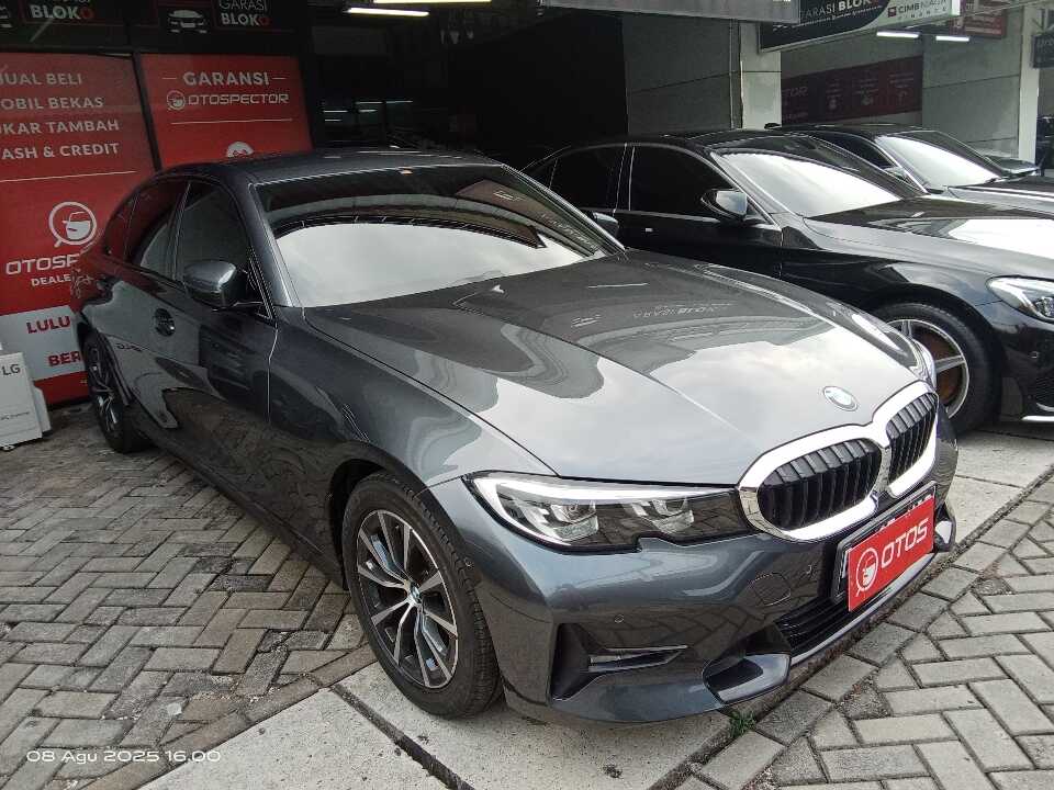 2021 BMW 320i 2.0 - Foto 1 dari 6