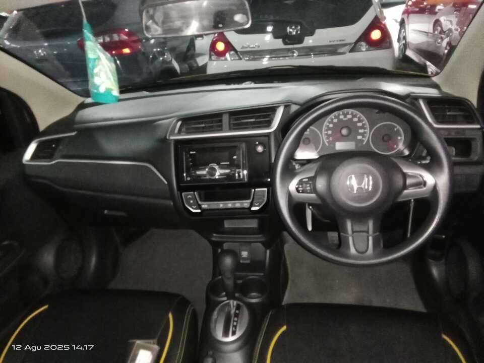 Foto Mobil Bekas Dashboard Honda Brio 1.2 Satya E tahun 2021