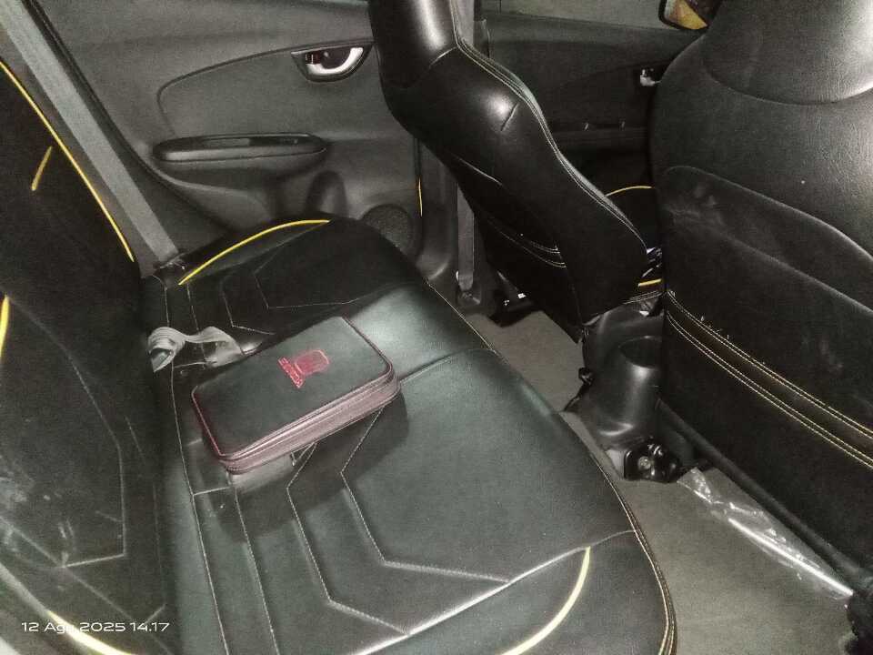 Foto Mobil Bekas Kabin Belakang Honda Brio 1.2 Satya E tahun 2021