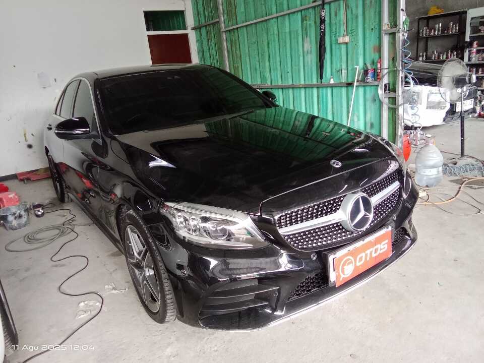 2019 Mercedes-Benz C300 2.0 - Foto 1 dari 6