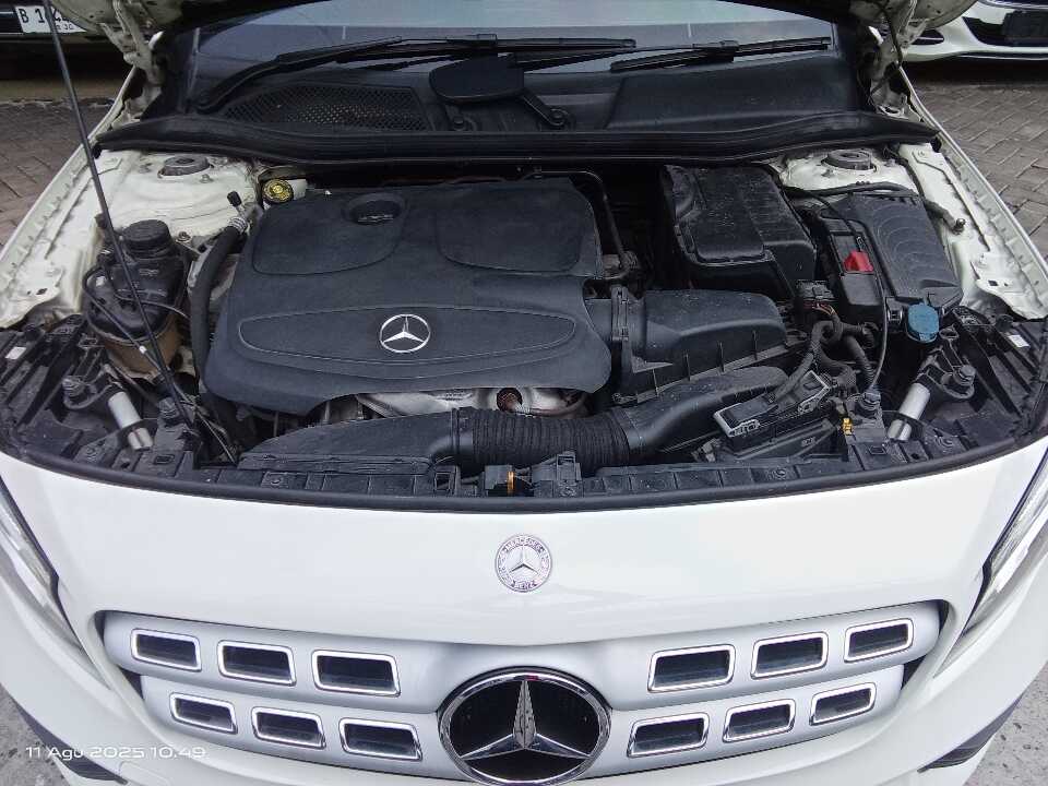 Foto Mobil Bekas Mesin Mercedes-Benz GLA200 1.6 tahun 2017