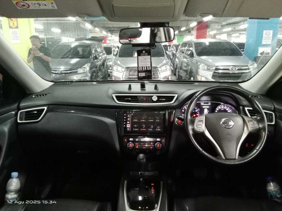 Foto Mobil Bekas Dashboard Nissan X-Trail 2.5 tahun 2017