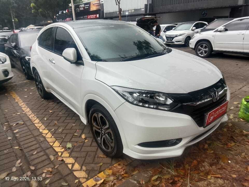 2015 Honda HR-V 1.8 RS - Foto 1 dari 6