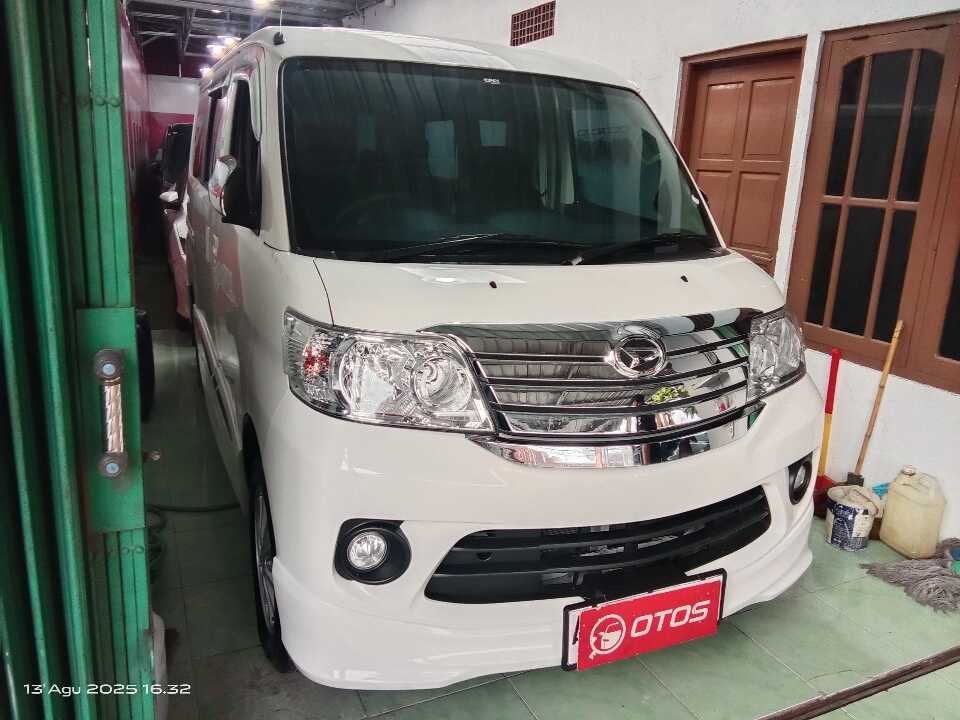 2023 Daihatsu Luxio 1.5 X - Foto 1 dari 6