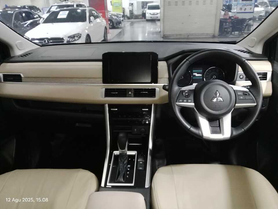 Foto Mobil Bekas Dashboard Mitsubishi Xpander 1.5 Ultimate tahun 2022