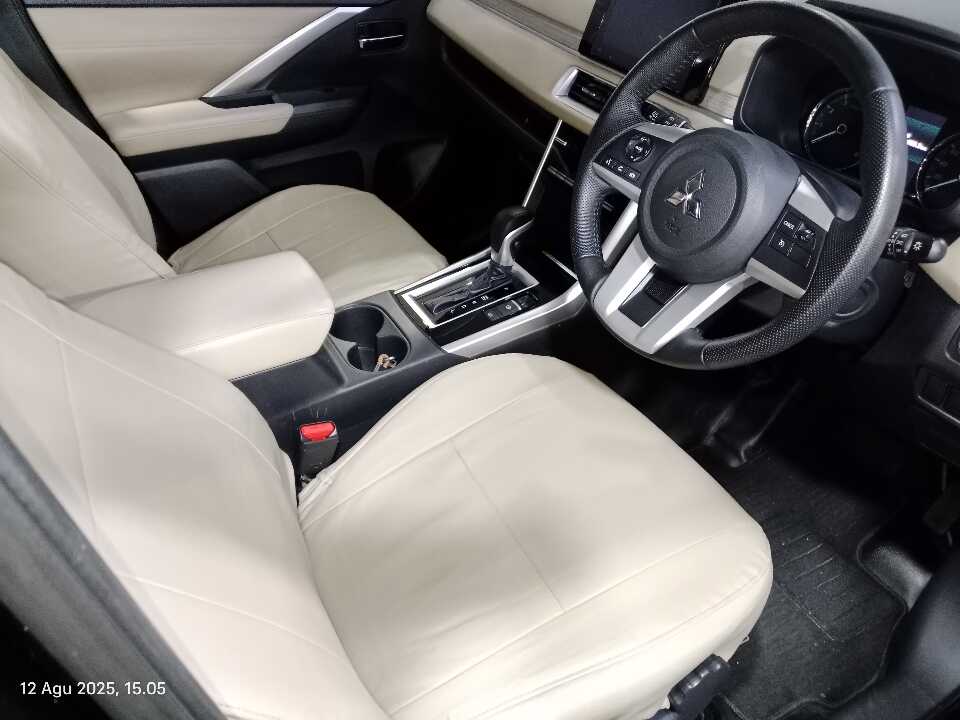 Foto Mobil Bekas Kabin Depan Mitsubishi Xpander 1.5 Ultimate tahun 2022