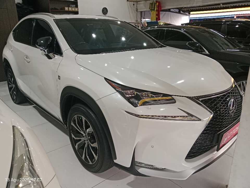 2017 Lexus NX 200t 2.0 F-Sport - Foto 1 dari 6