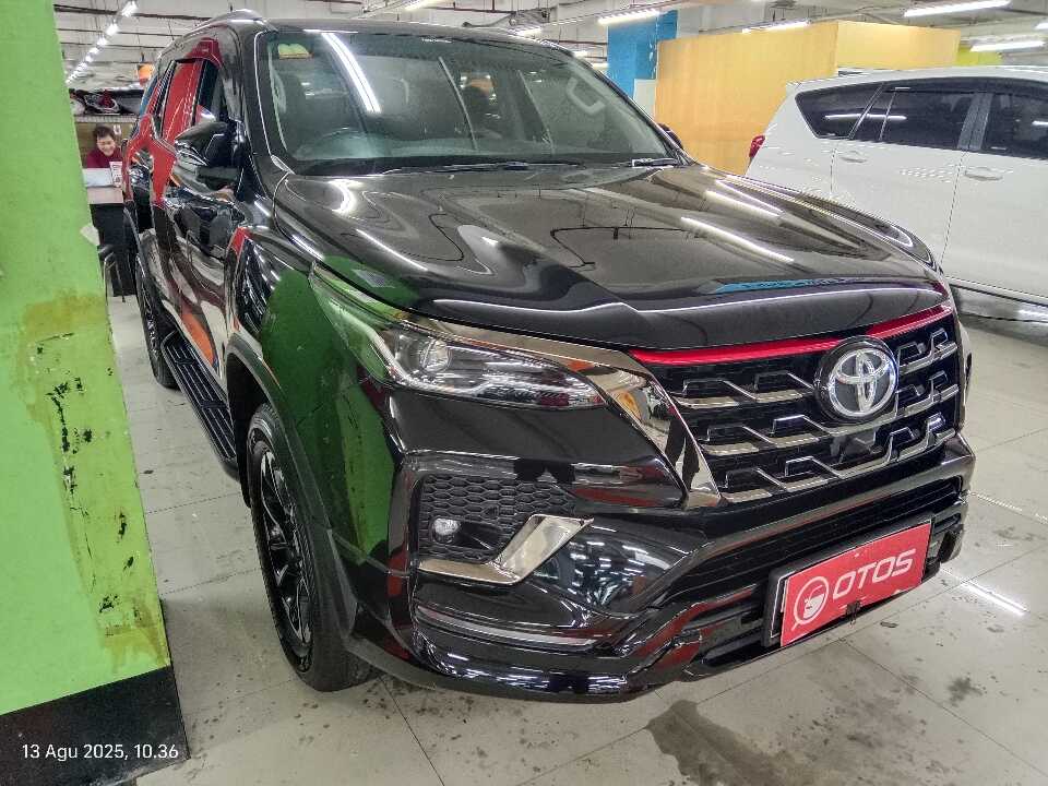 2021 Toyota Fortuner 2.4 4X2 VRZ - Foto 1 dari 6