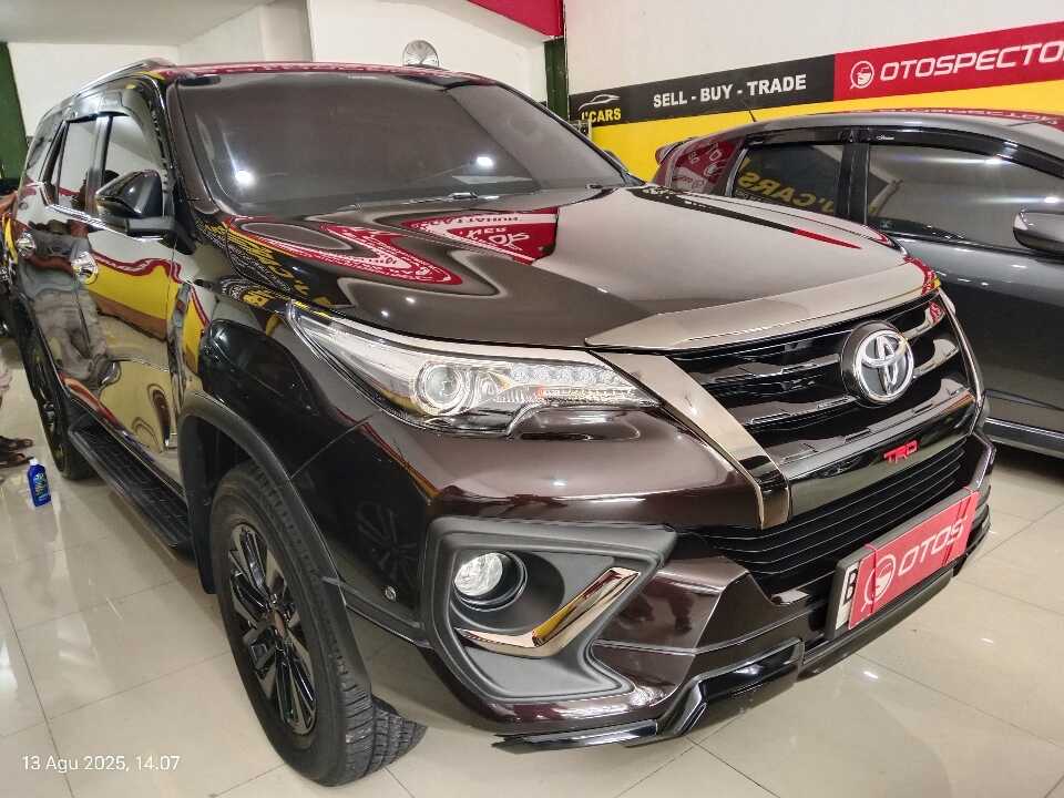 2019 Toyota Fortuner 2.4 4X2 VRZ - Foto 1 dari 6