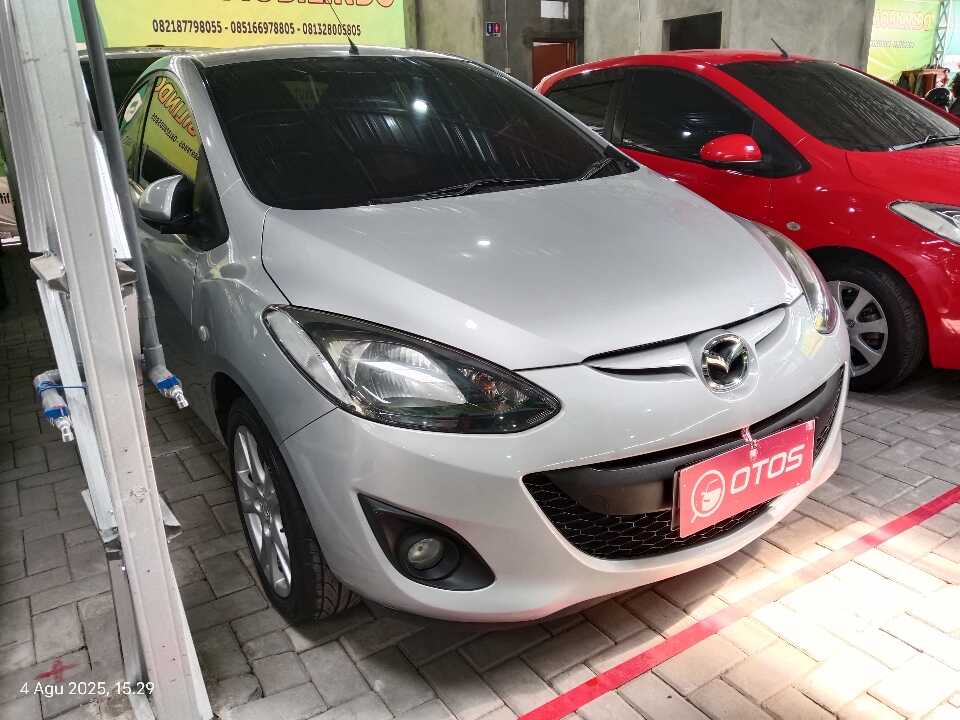 2010 Mazda 2 1.5 R - Foto 1 dari 6