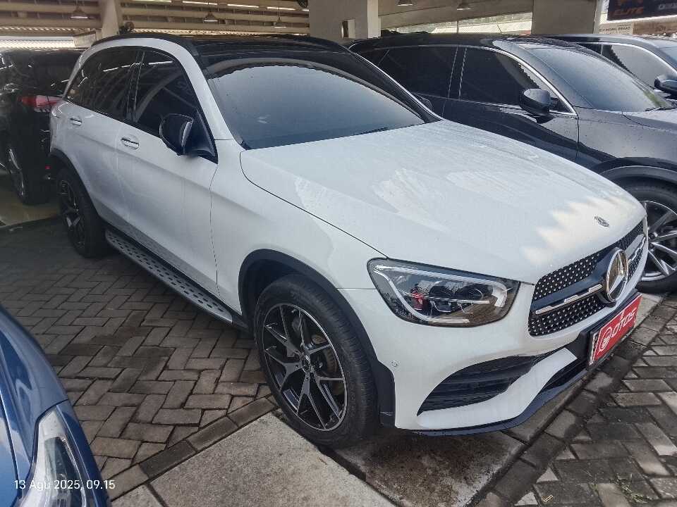 2022 Mercedes-Benz GLC200 2.0 - Foto 1 dari 6