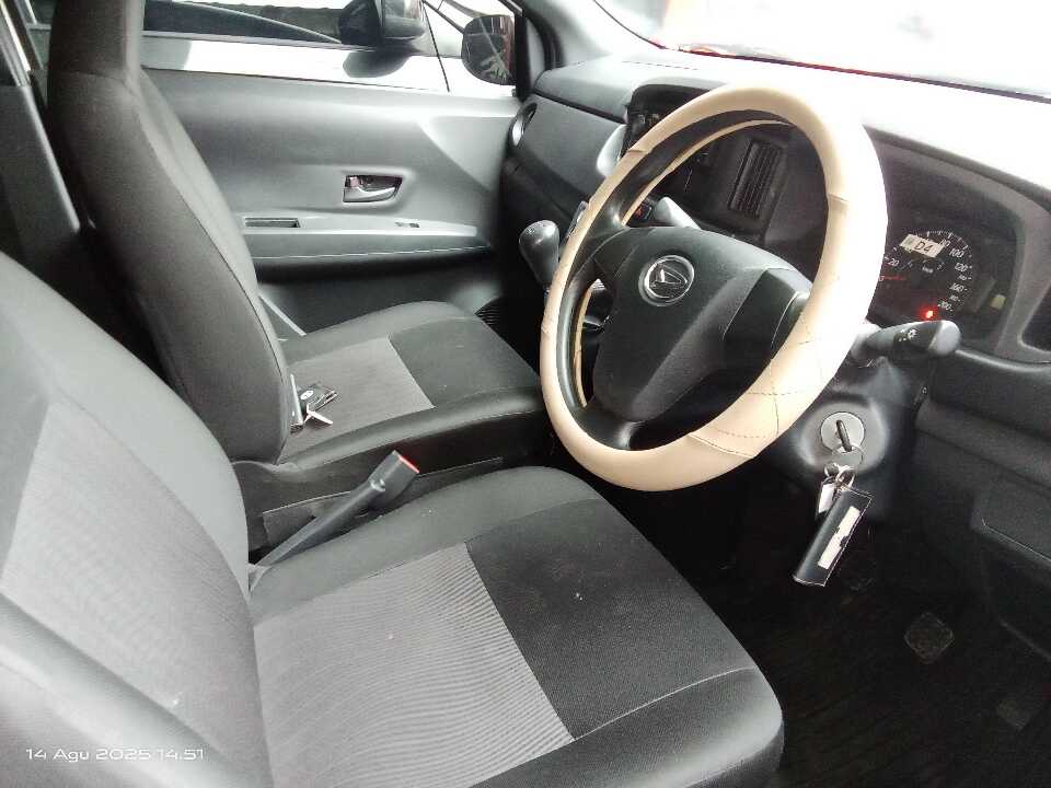 Foto Mobil Bekas Kabin Depan Daihatsu Sigra 1.0 D tahun 2022