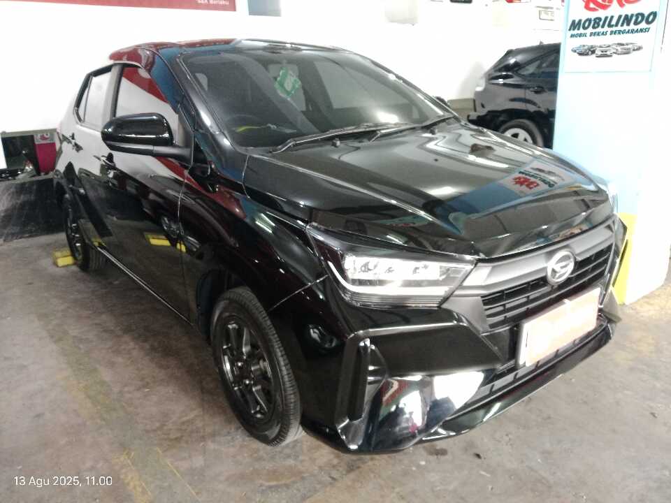 2023 Daihatsu Ayla 1.2 R - Foto 1 dari 6