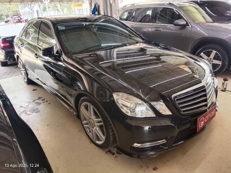 2013 Mercedes-Benz E300 3.0 - Foto 1 dari 6