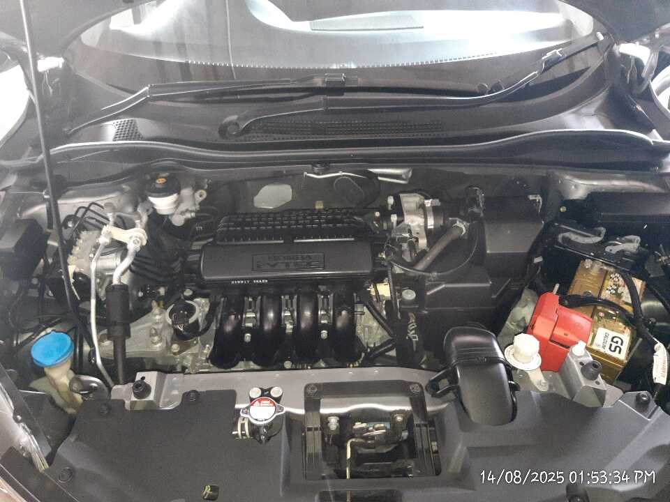 Foto Mobil Bekas Mesin Honda HR-V 1.5 E tahun 2021